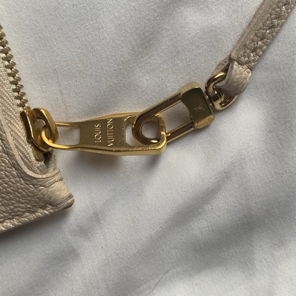 Authentic Louis  Vuitton Wristlet - Picture 4 of 16